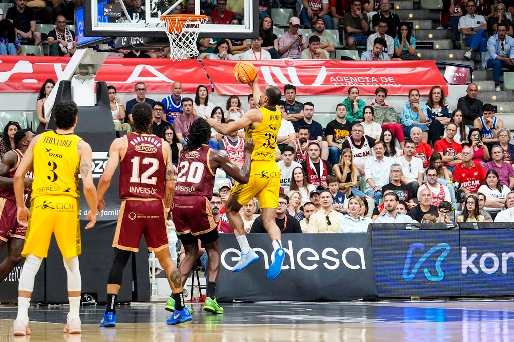 La Laguna Tenerife gana en Murcia con un sólido 77–90